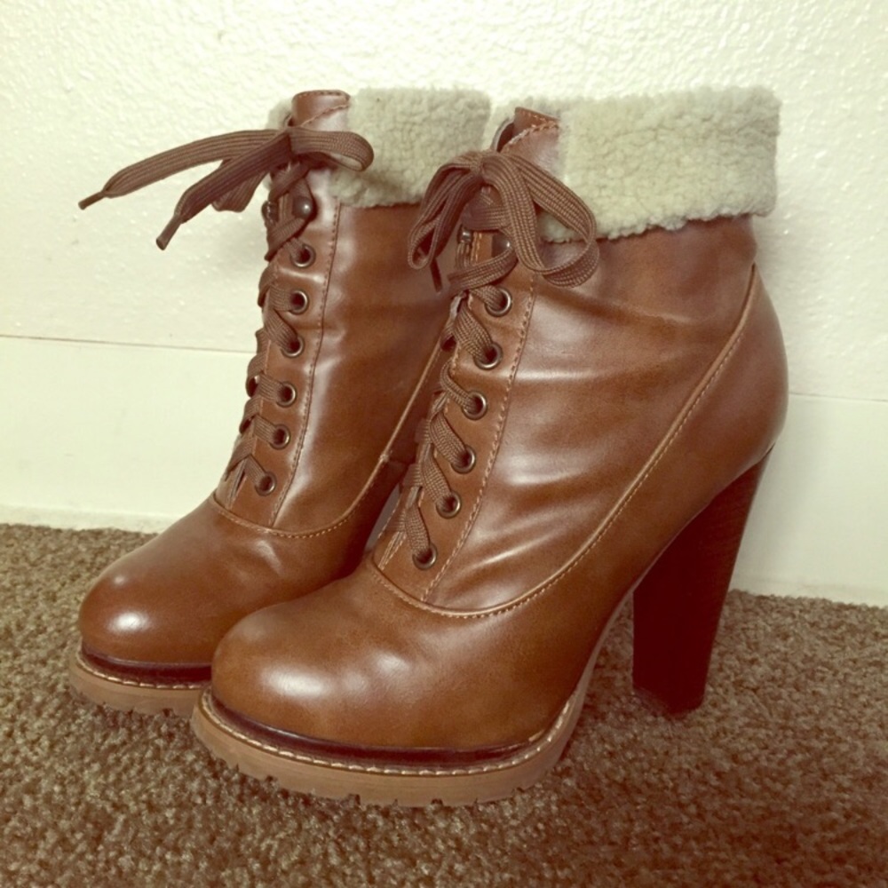 Colin Stuart heeled boots